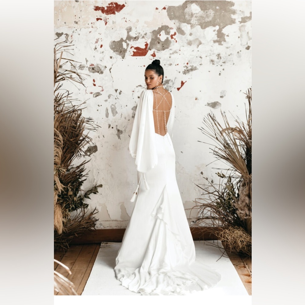 Rue de Seine “Cove” backless cut out wedding dress N17